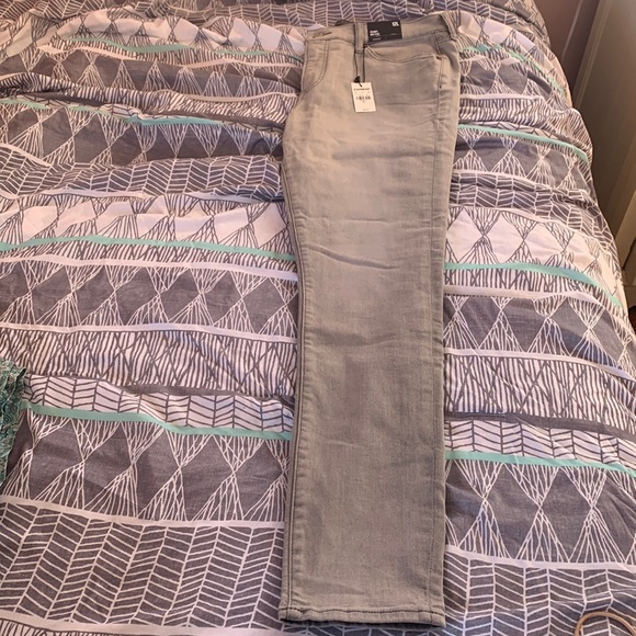 Express Supersoft Midrise Skinny Jean in Grey, 12 Long - Picture 1 of 8